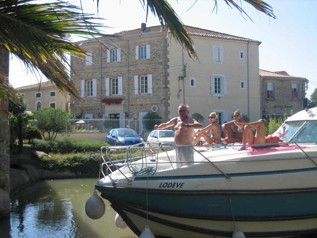 Le Neptune Le Somail Bagian luar foto
